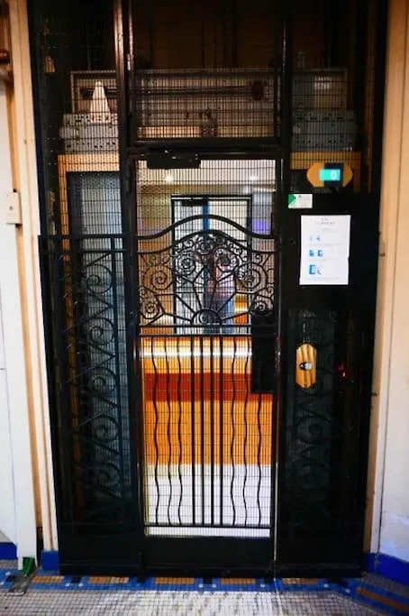 Charmant Studio Parisien Au Coeur Du 15E Arrondissement 0*, Paris Fransa